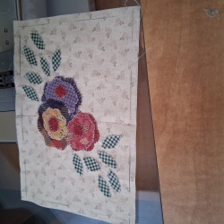 Using raw ege applique.  This was my practice block
