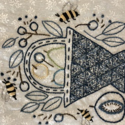 Im obsessed with bees this is a square for my basket puzzle  quilt