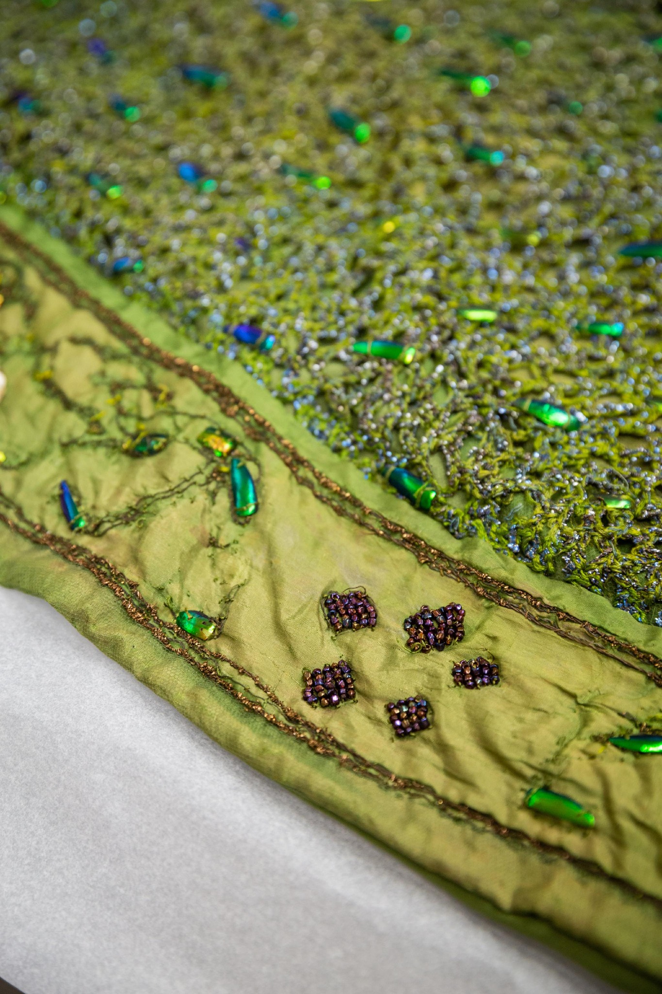 ellen-terry-1888-macbeth-dress-detail.jpg