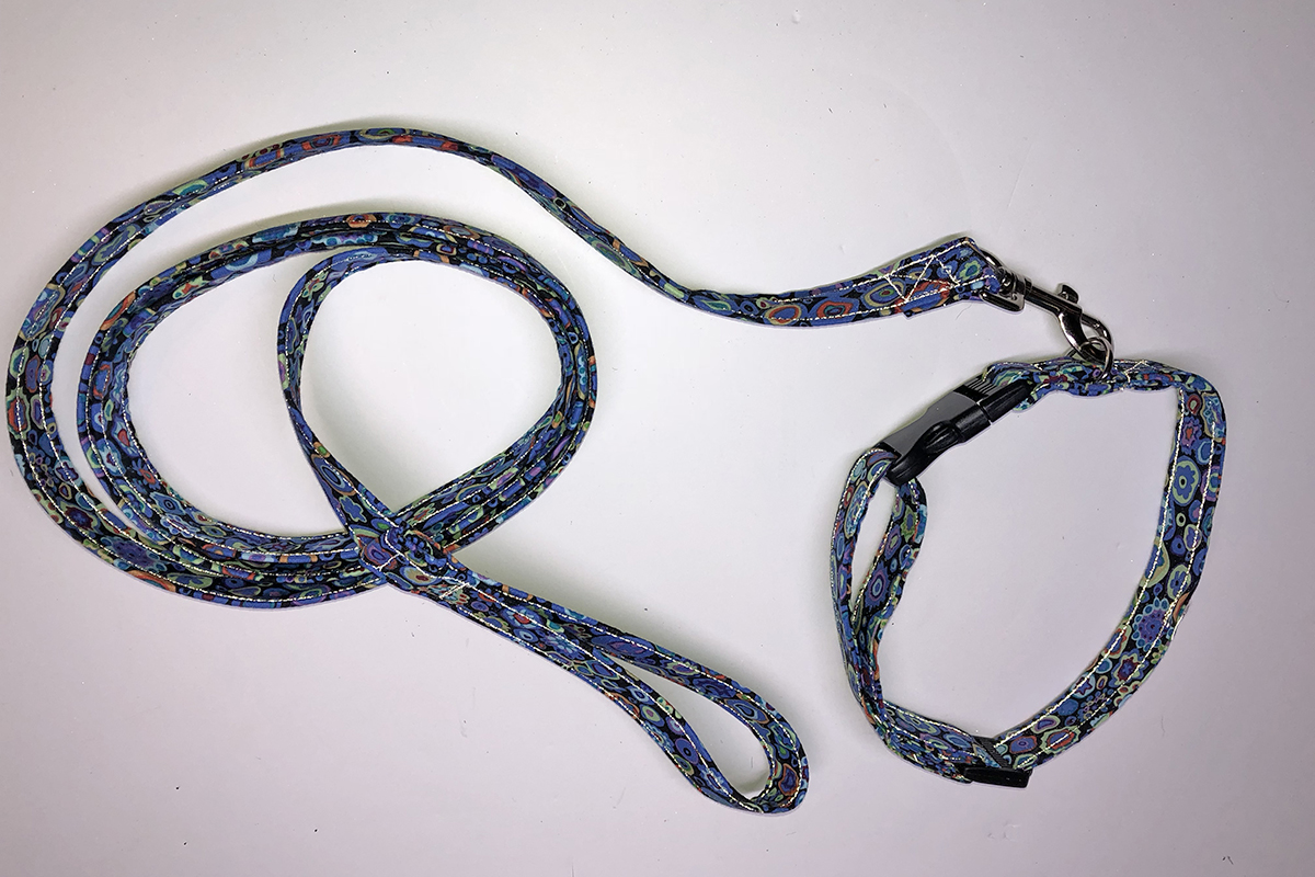 weallsew-custom-dog-collar-and-leash.jpg