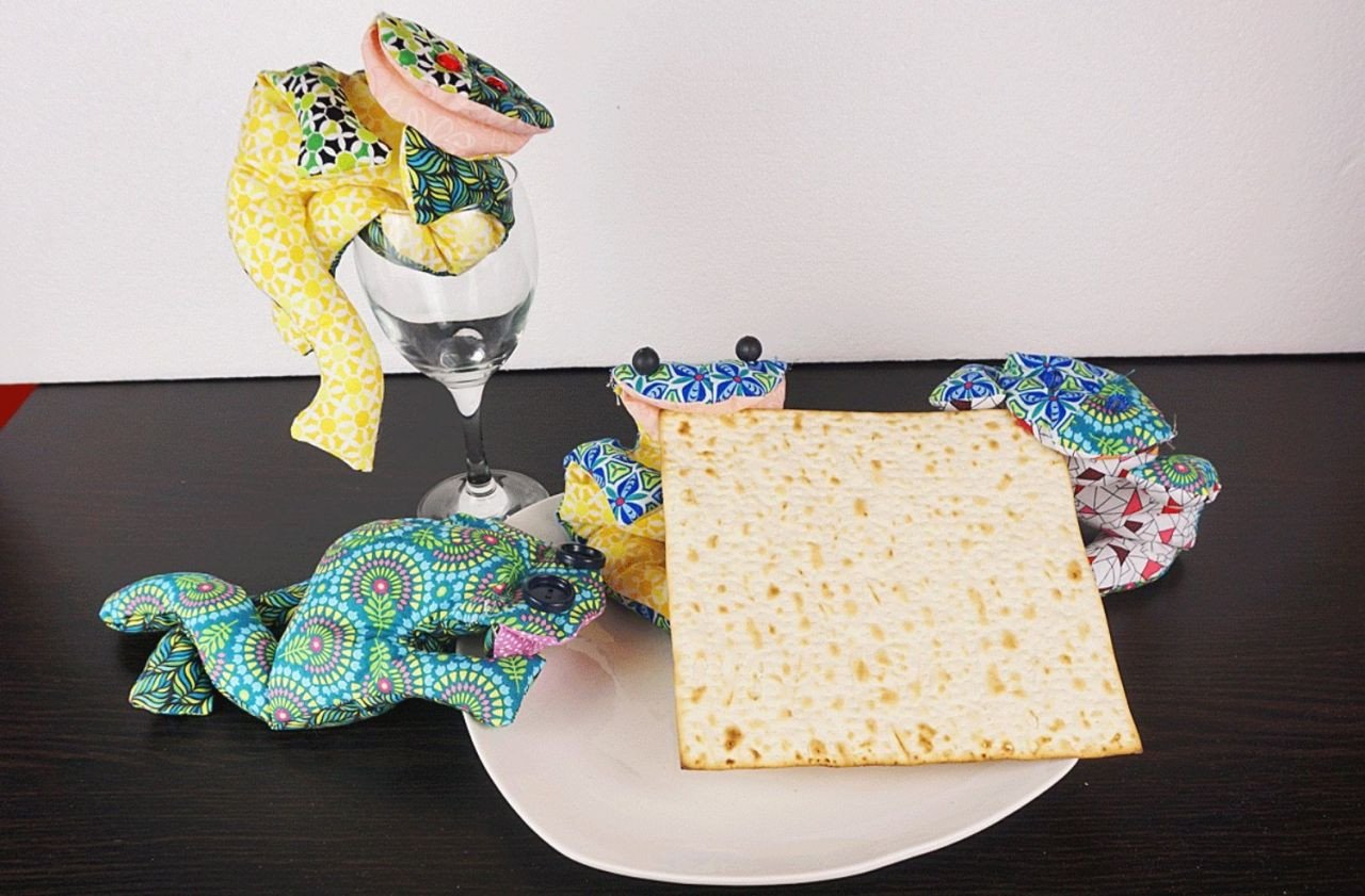 WeAllSew Tutorial - How To Sew A Bean Bag Frog